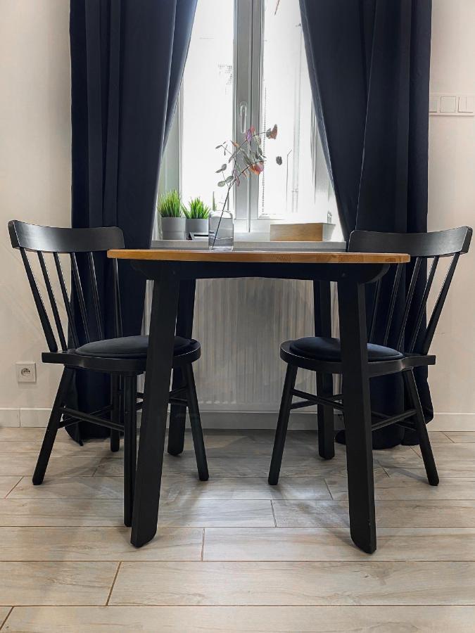 Appartement Beautiful For Couples With Air Conditioning - Old Town & Main Station *