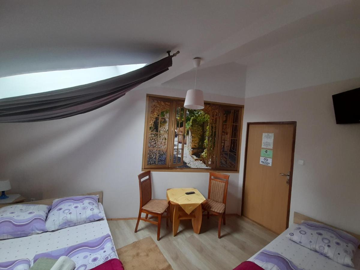 Hostel Green *