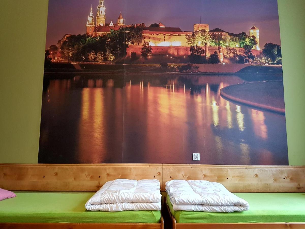 Hostel Dream & *
