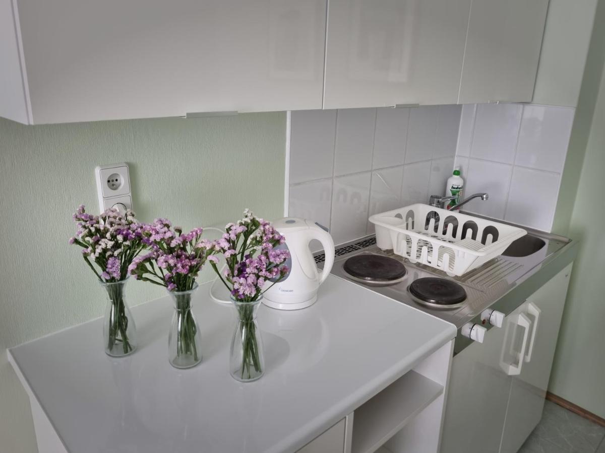 St. Apartment *
