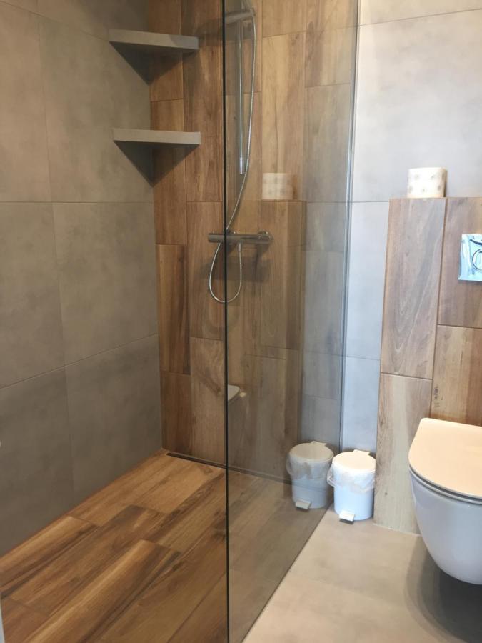 Arena No. 100 Homestay Krakow