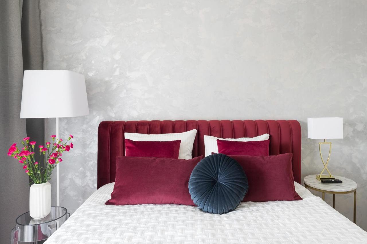 Golden Star Apartment *
