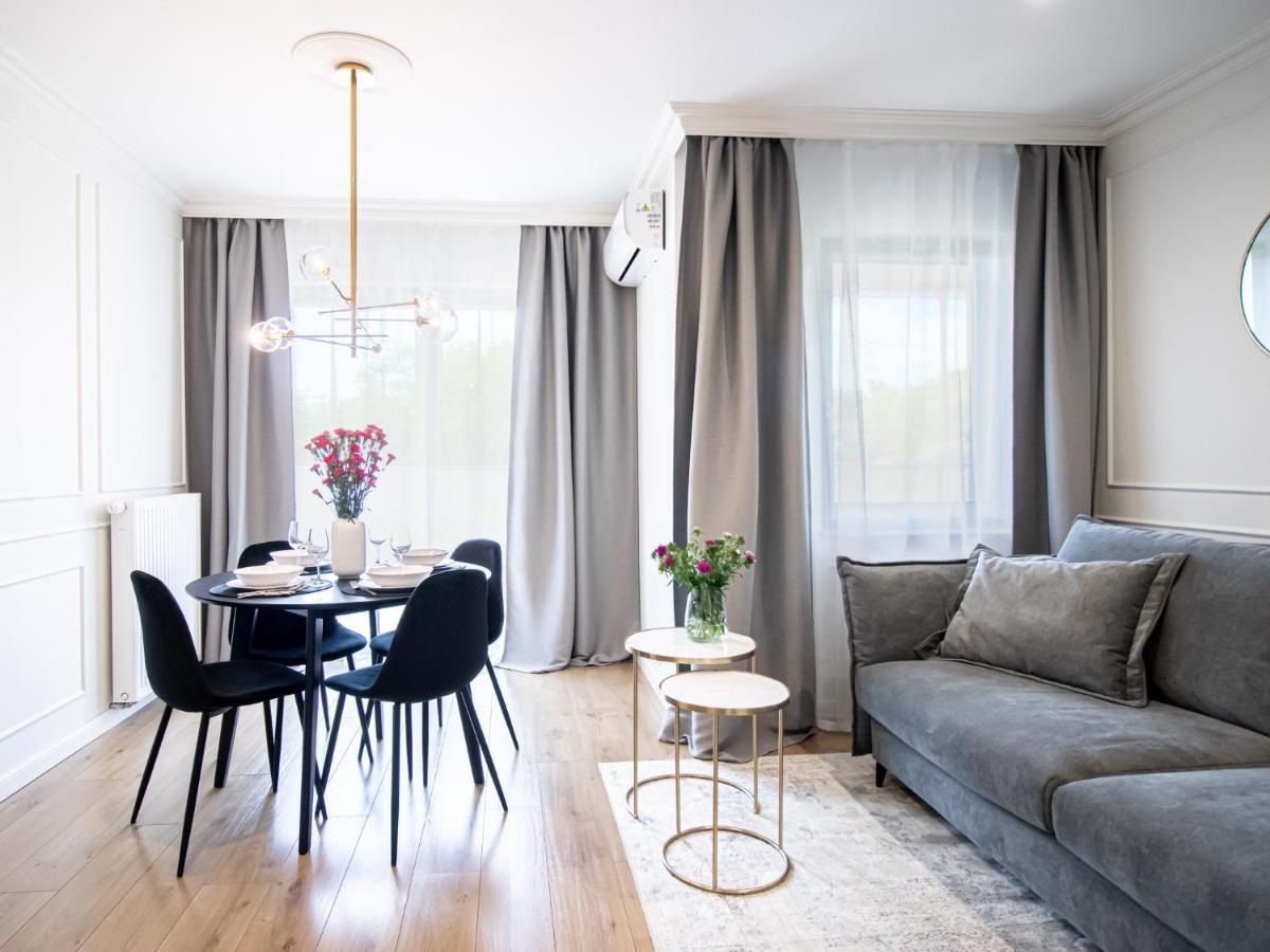 Golden Star Apartment *