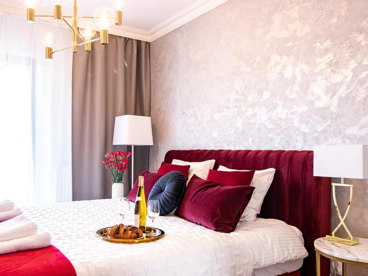 Golden Star Apartment