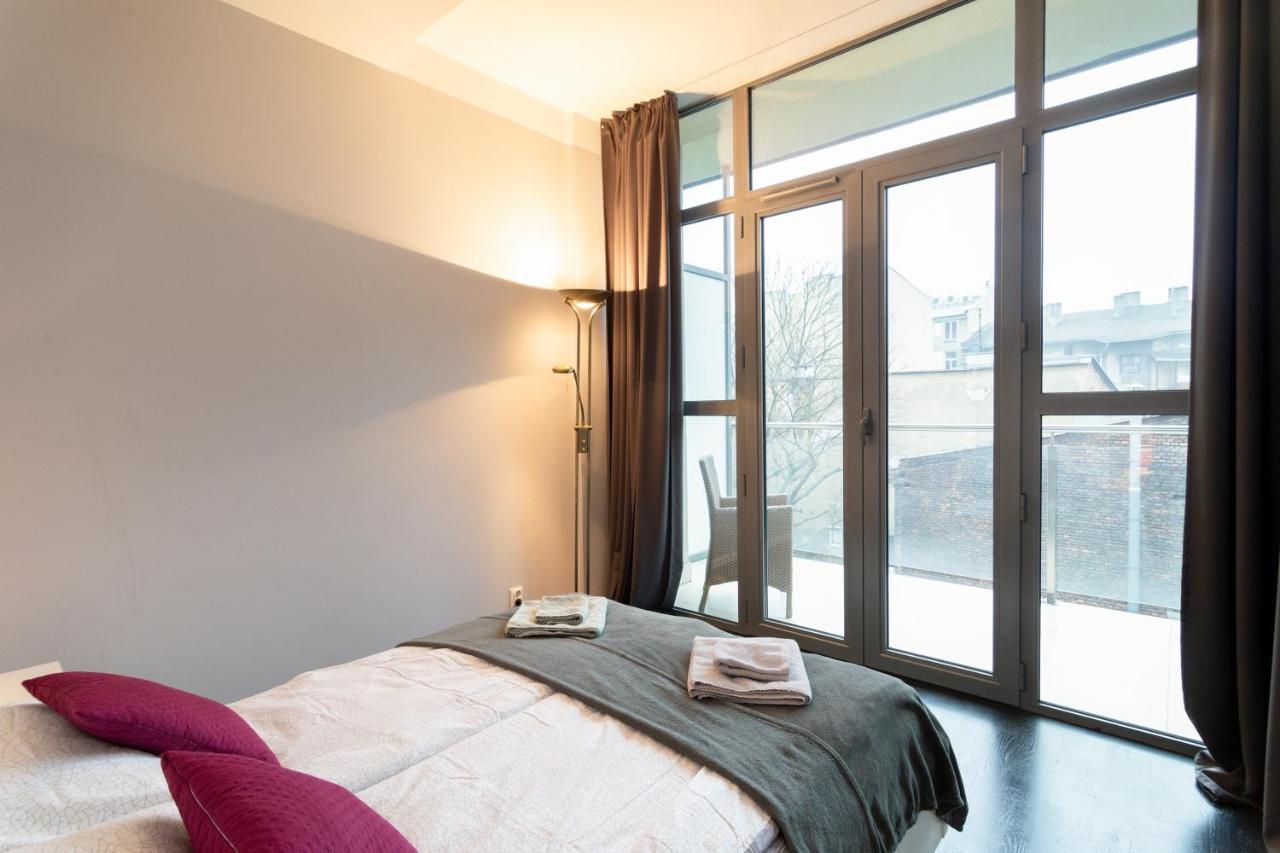 Secret Charm Fully Equipped With Balcony Apartment