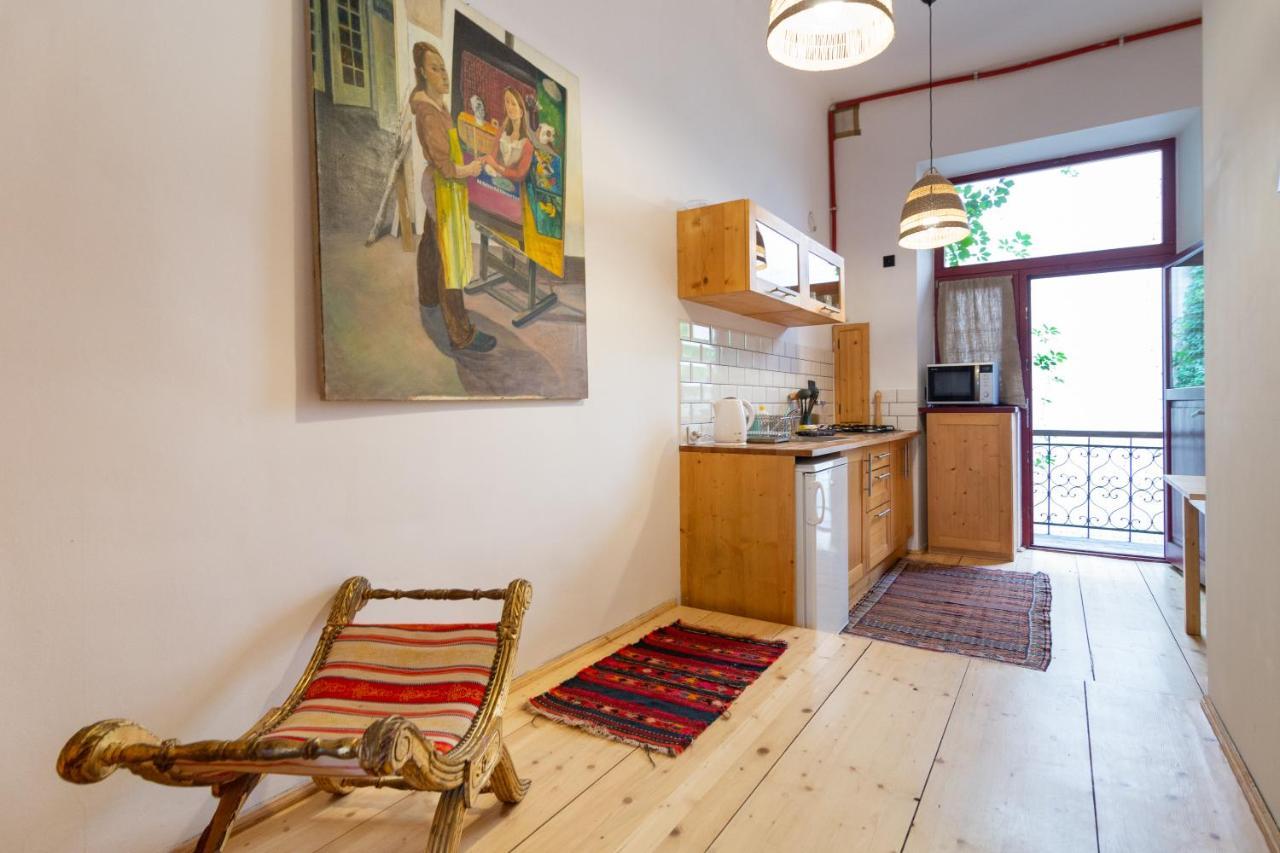 Artistic&cozy In The Old Town Apartment