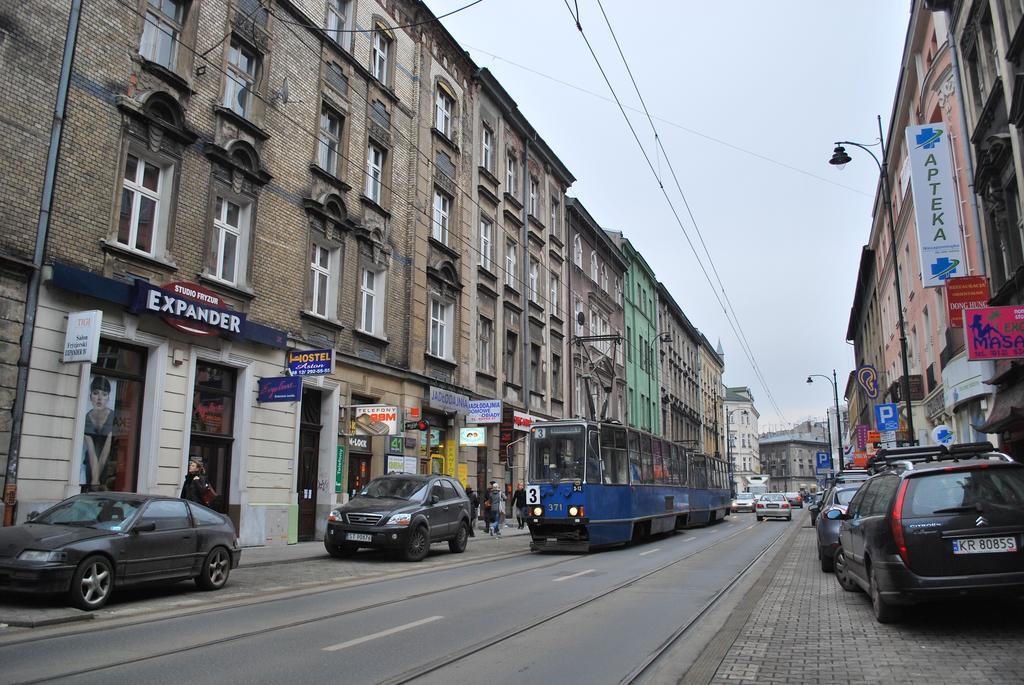 Aston * Kraków