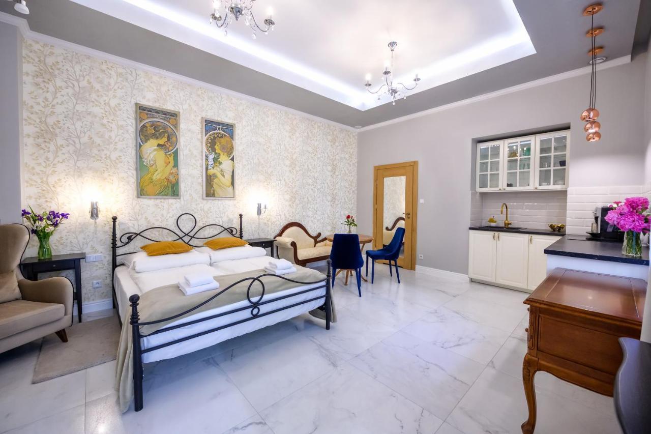 Wrona De Luxe *