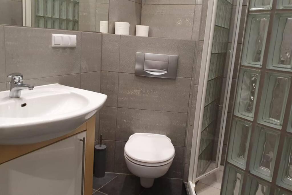 Apartamento Bright&comfy -few Min To Main Square *
