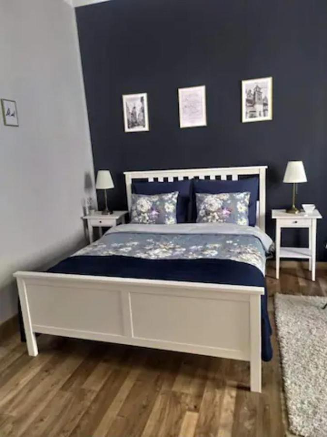 Apartament Dominique *
