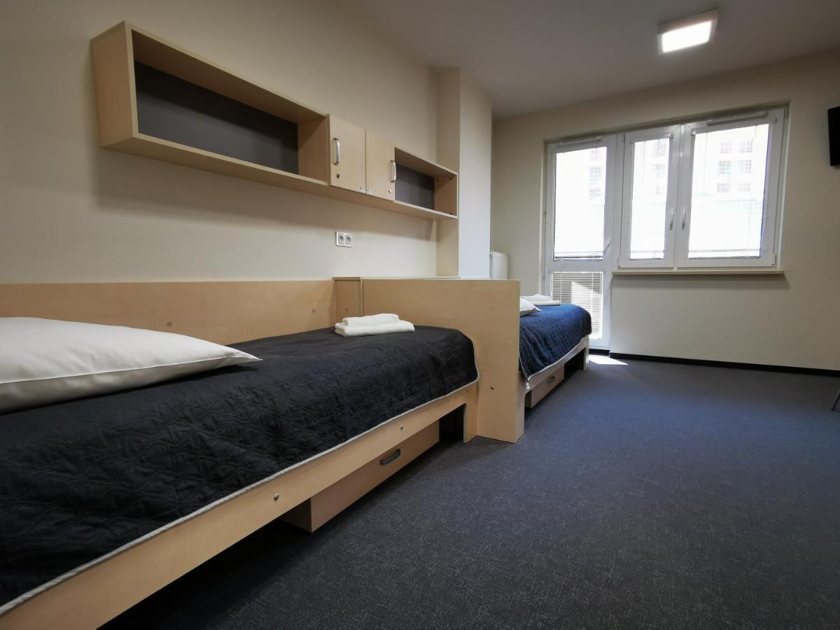 Dom Studencki Zaulek Hostel *