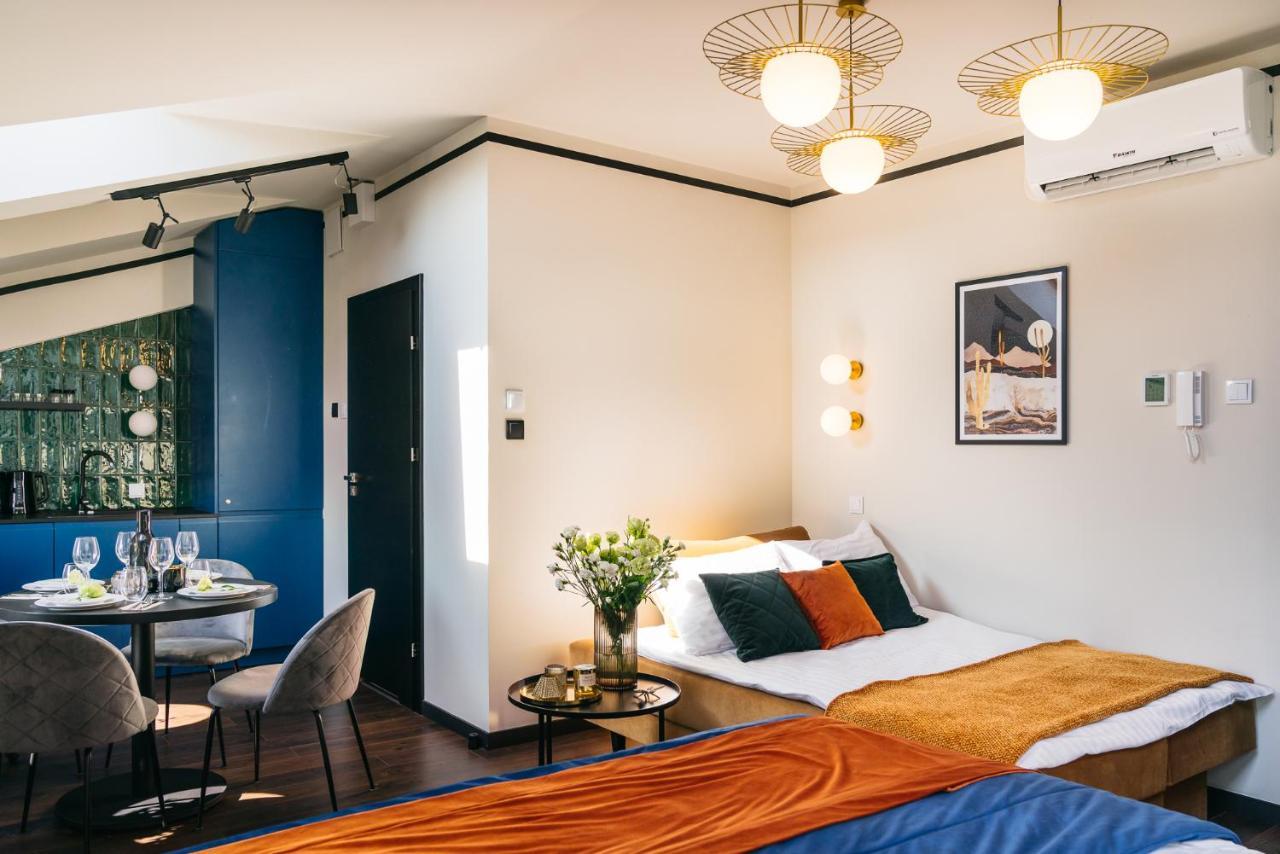Aparthotel Estery12 *