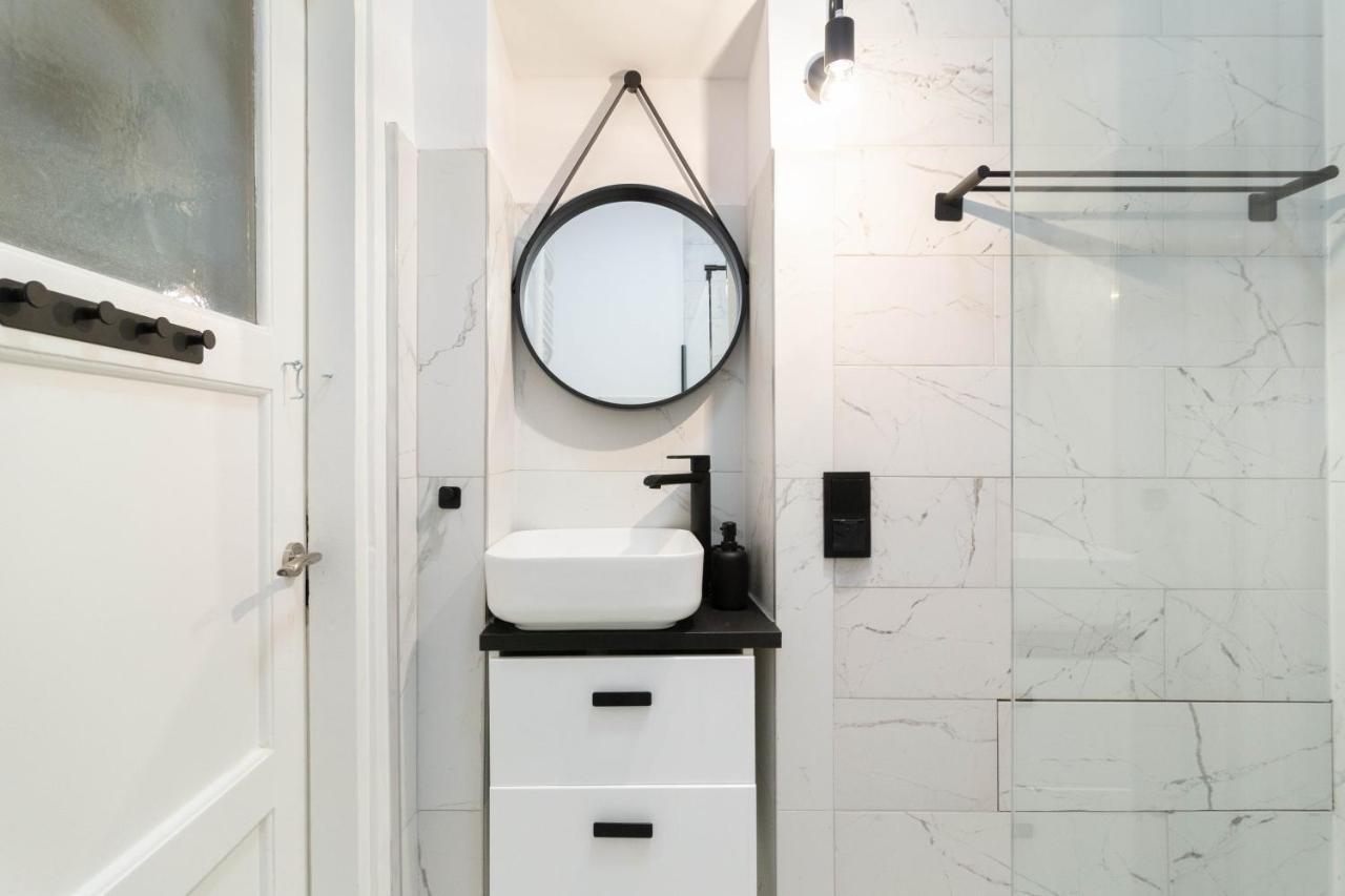Glamorous And Brand New 2 Bedroom Krakau