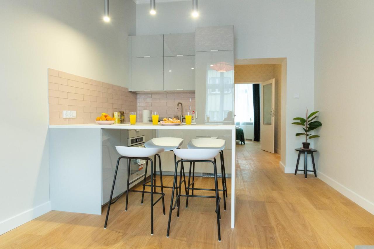 Glamorous And Brand New 2 Bedroom Apartment *