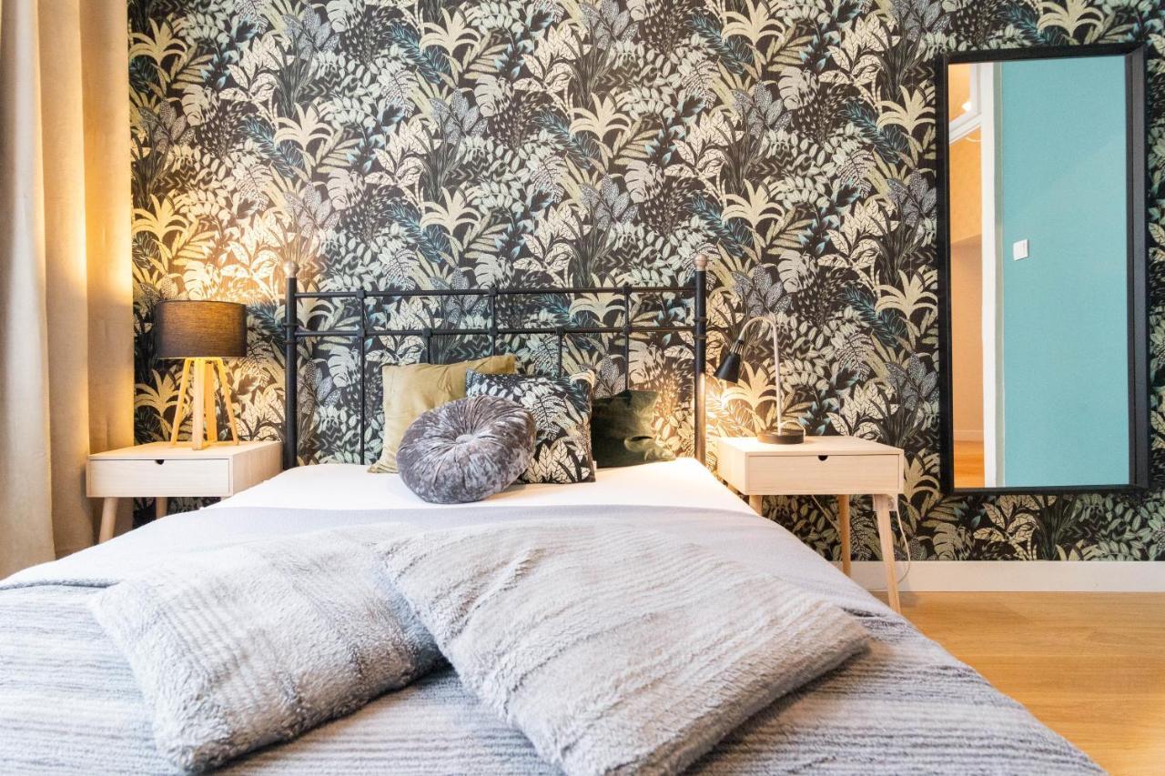 Glamorous And Brand New 2 Bedroom *