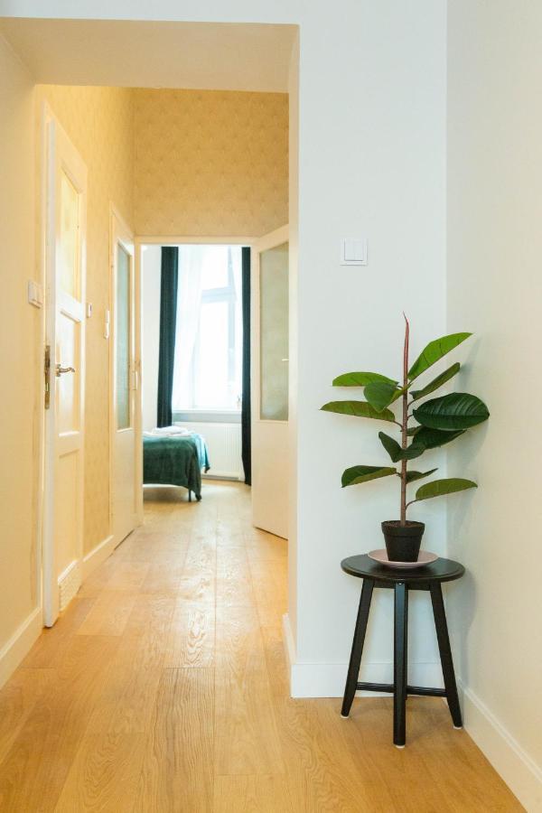 Glamorous And Brand New 2 Bedroom *
