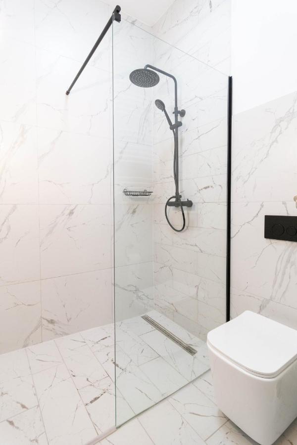 Apartment Glamorous And Brand New 2 Bedroom
