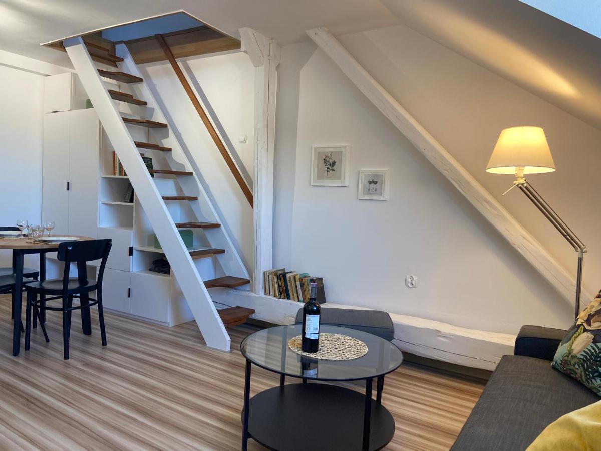 Cozy Mezzanine In Jewish District Near Old Town *