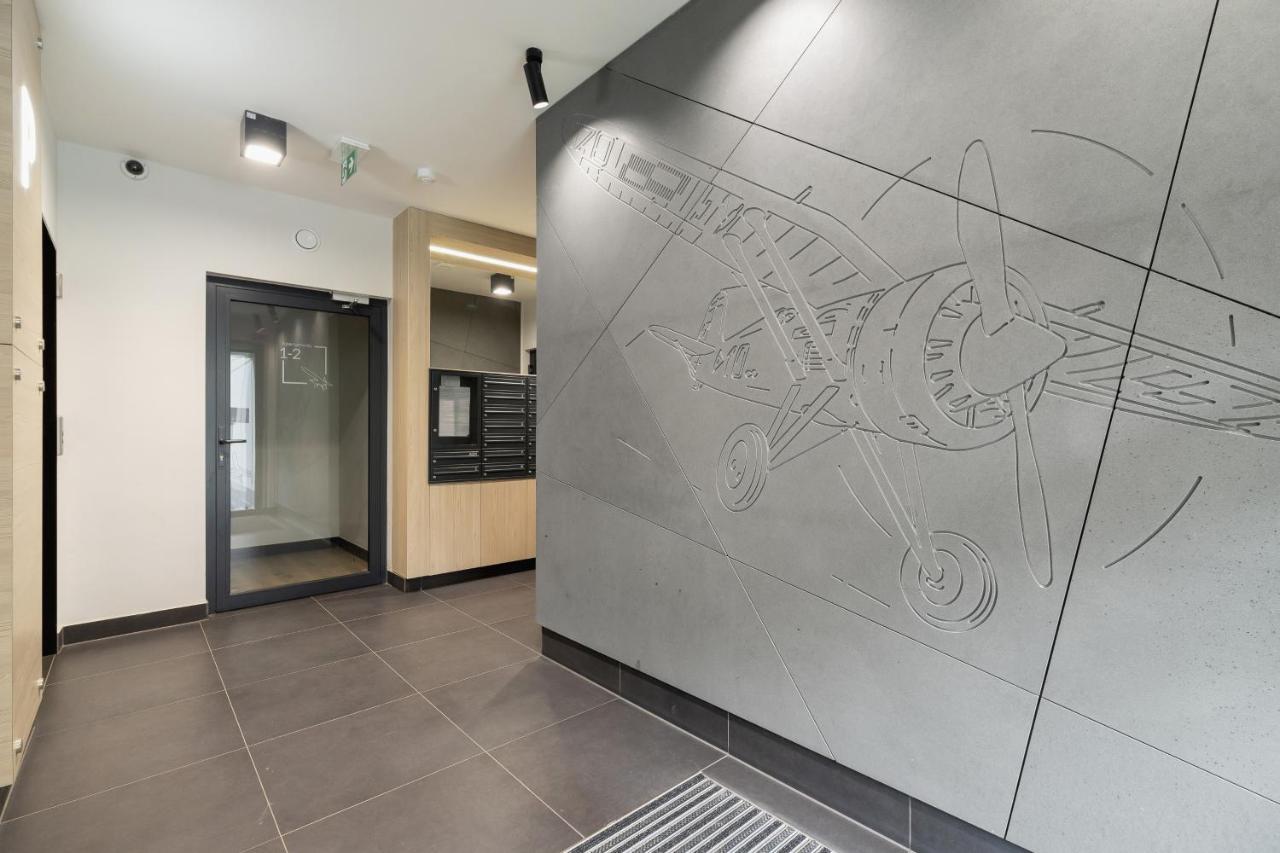 W Parku Lotnikow Tauron Arena By Renters Apartment