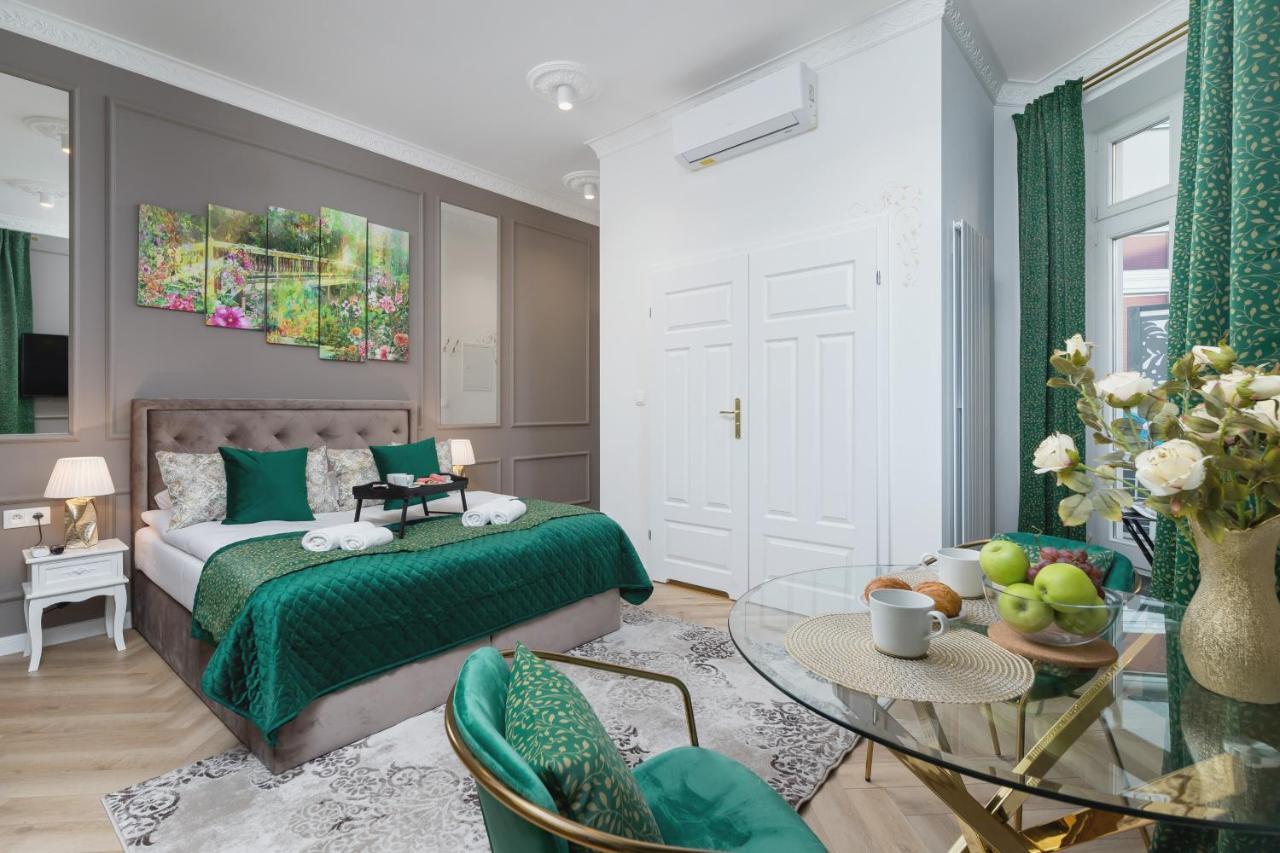 Kazimierz With Jacuzzi By Renters Prestige