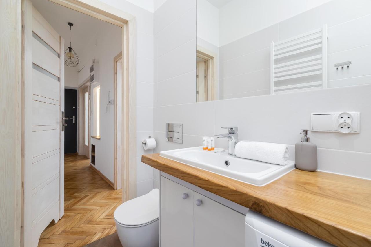 Apartment Old Town Basztowa By Renters Krakow