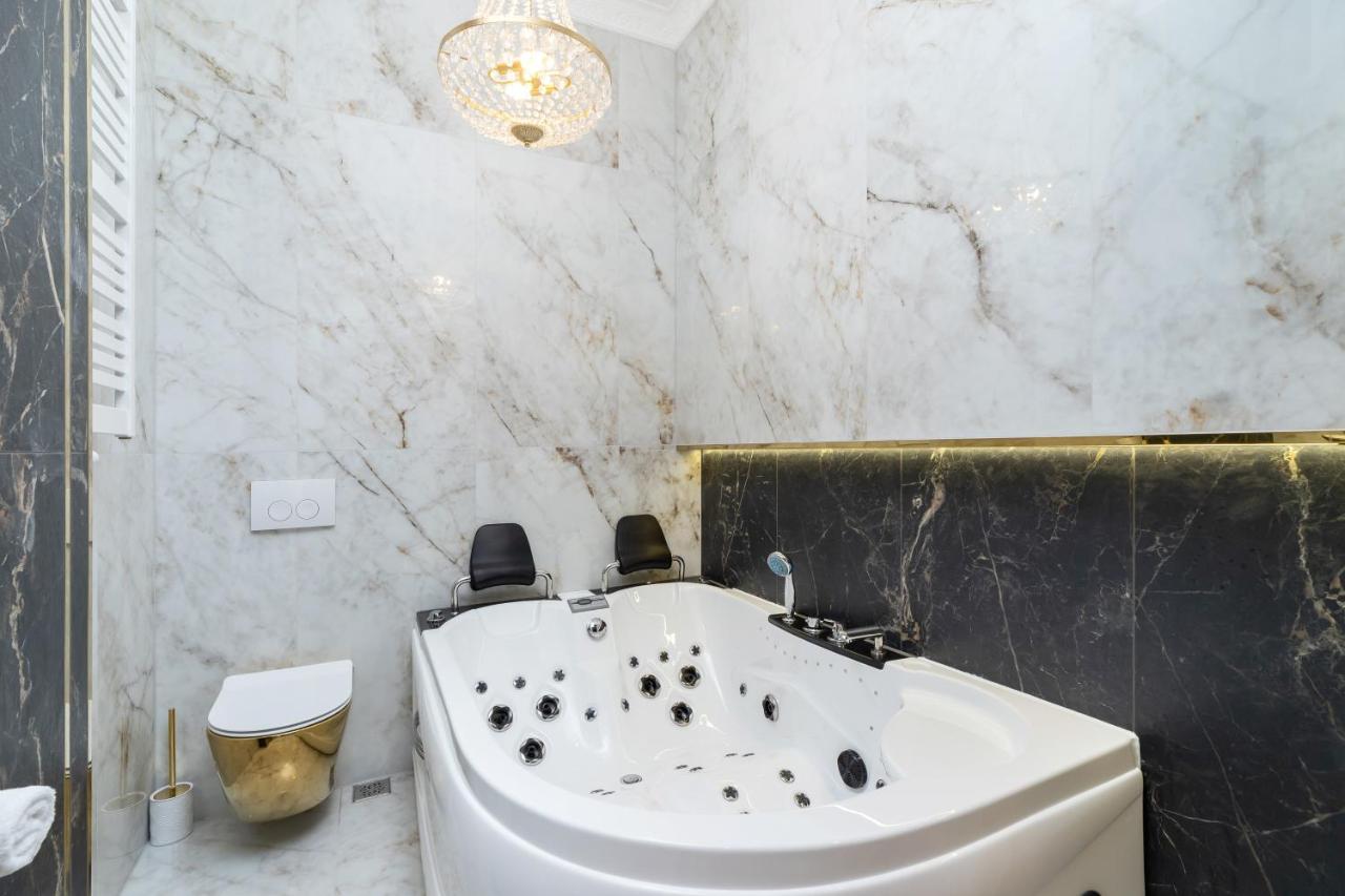 Kazimierz With Jacuzzi By Renters Prestige
