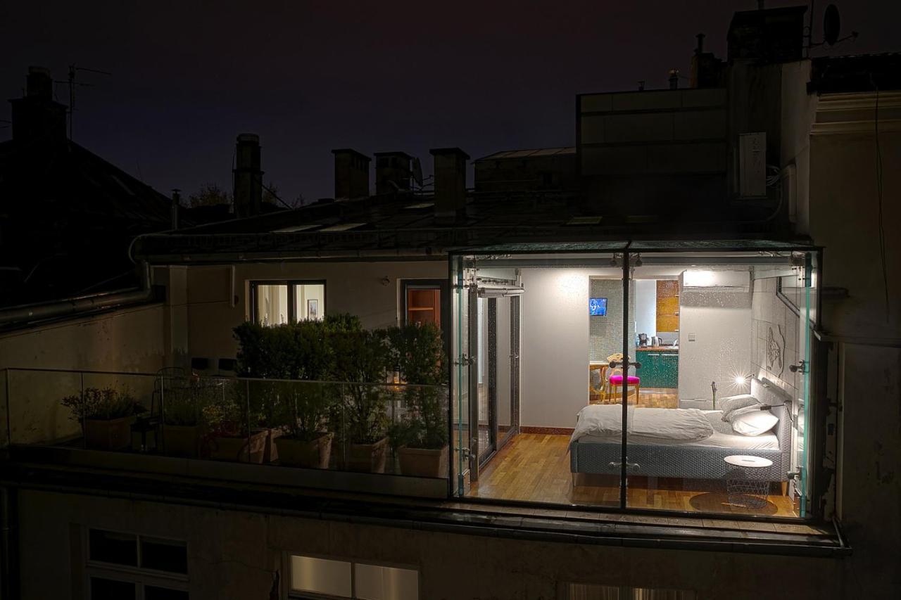Apartment Main Square With Terrace & Air Condition *