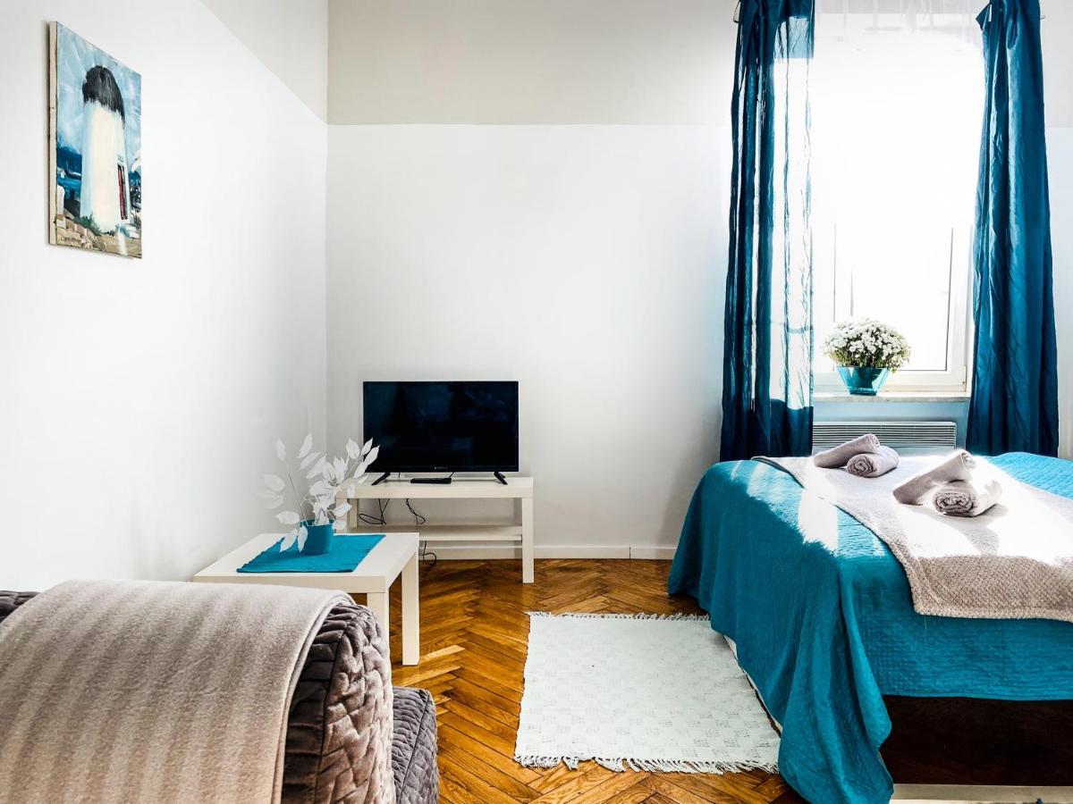 Next To Wawel Castle, Vistula River & Old Town Cracow * Cracóvia