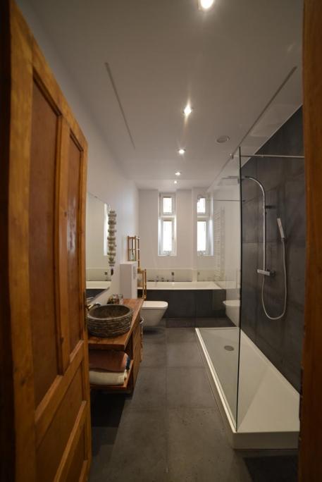 Apartment Designer 110m2 With King Size Beds & Equipped Kitchen *