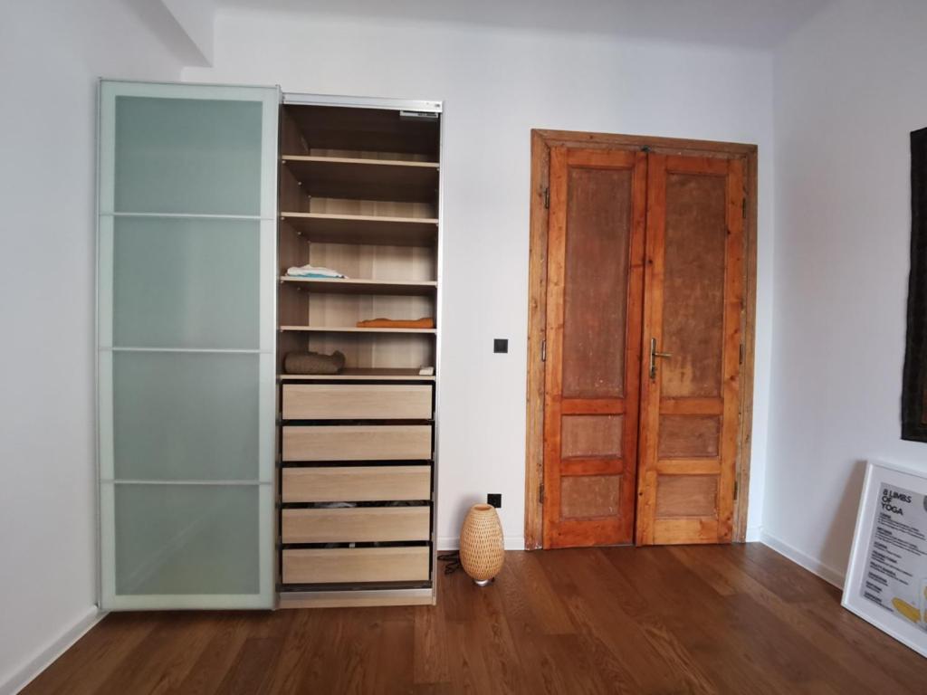 Designer 110m2 With King Size Beds & Equipped Kitchen