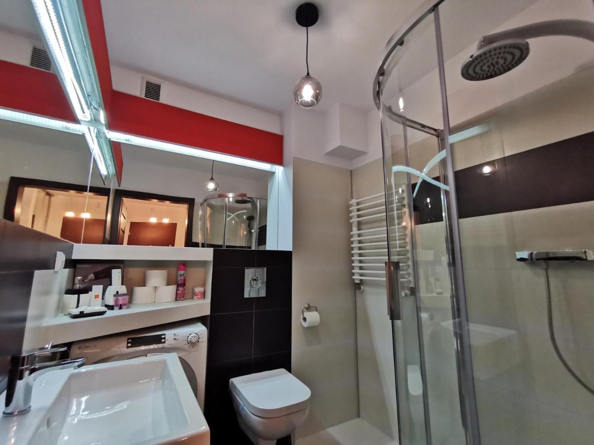 33 Apartament *
