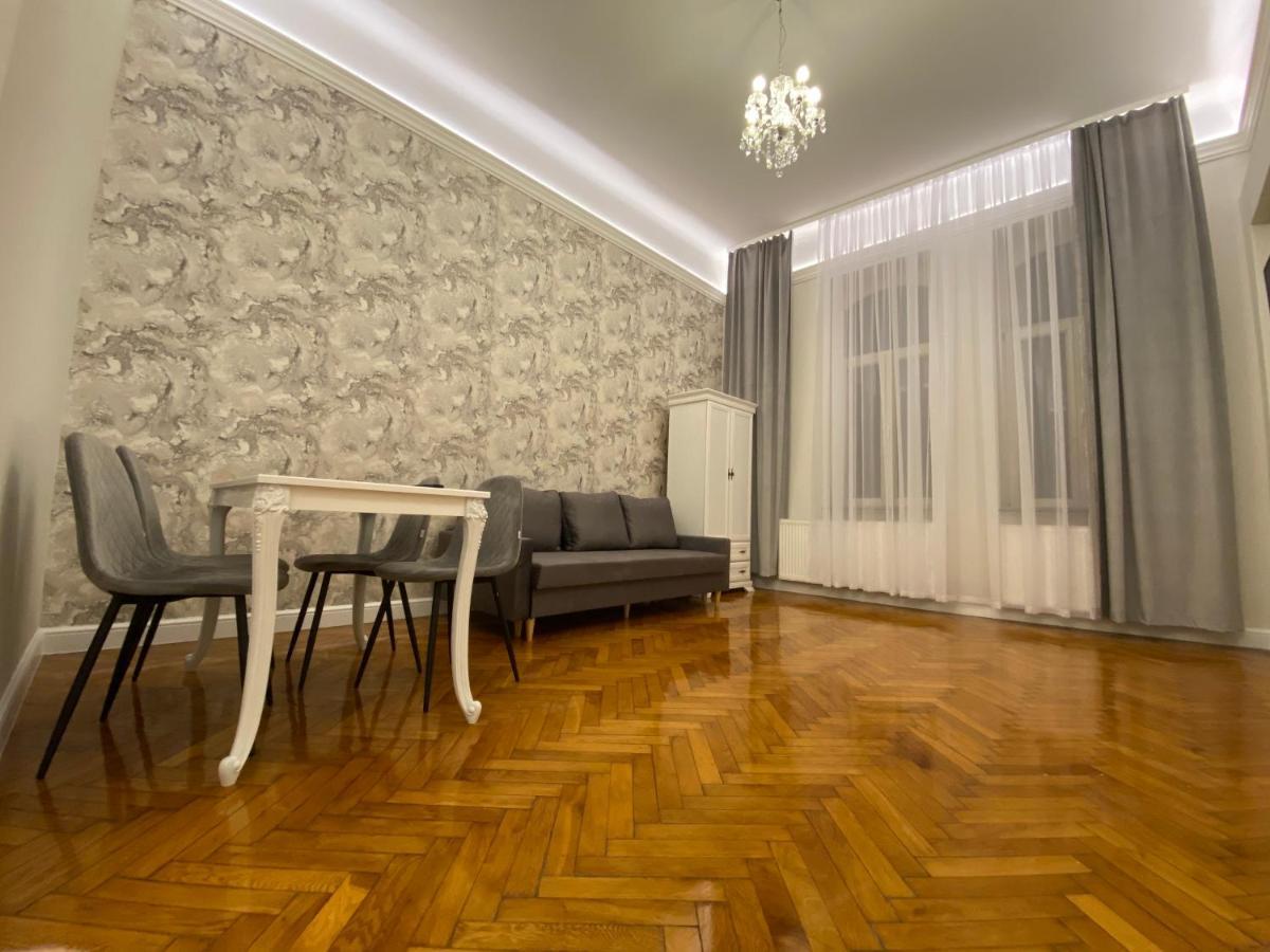 Royal Apartment
