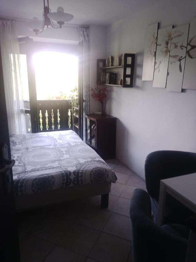Homestay W Domu Z Duzym Ogrodem *