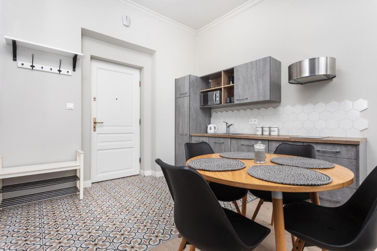 Of The Kings - Mosaic Apartment *