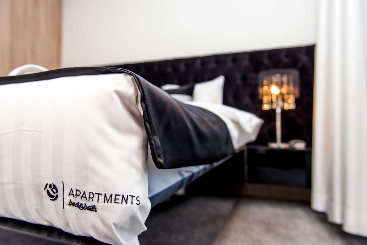 By Bed&bath *