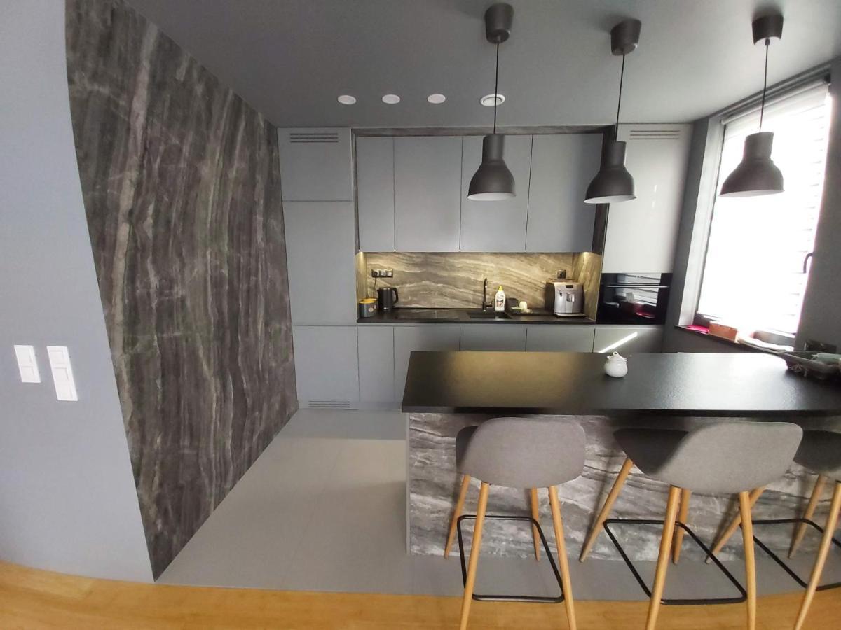 Wizjonerow Luxury & Garage Apartment Krakow