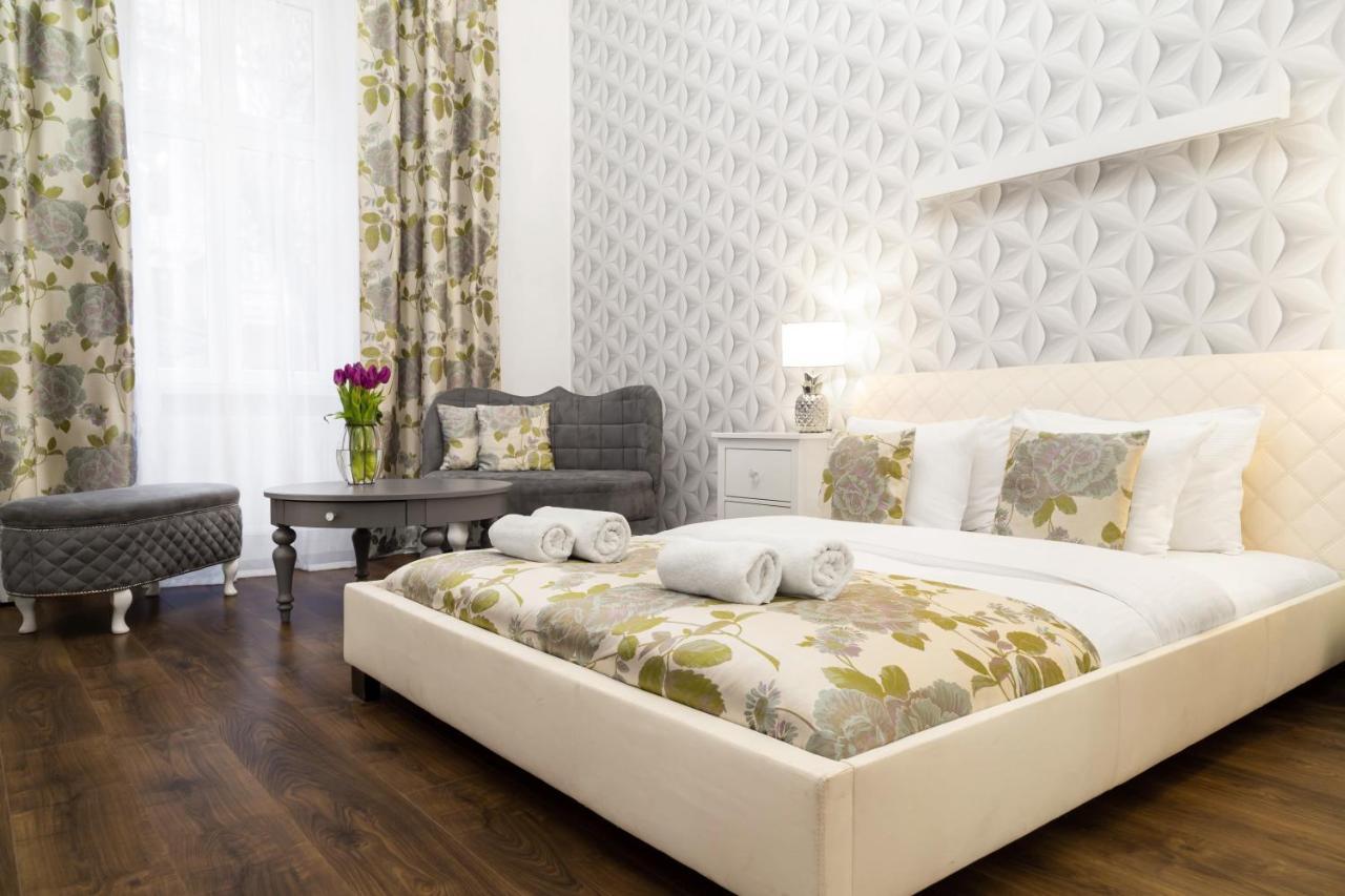 Househost Apartment: Boguslawskiego Street *