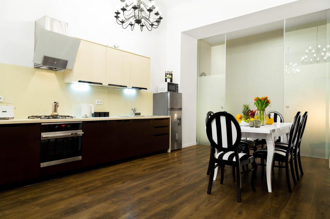 Househost Apartment: Boguslawskiego Street Apartamento Cracóvia