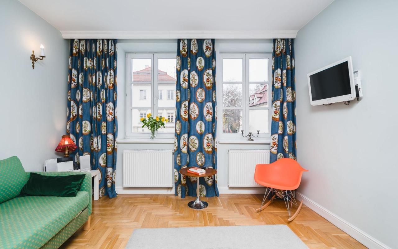 In The Heart Of Jewish Quarter - Old Synagogue - By Upstairs Krakau
