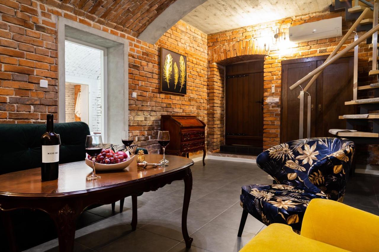 Househost Apartment: Boguslawskiego Street Apartamento