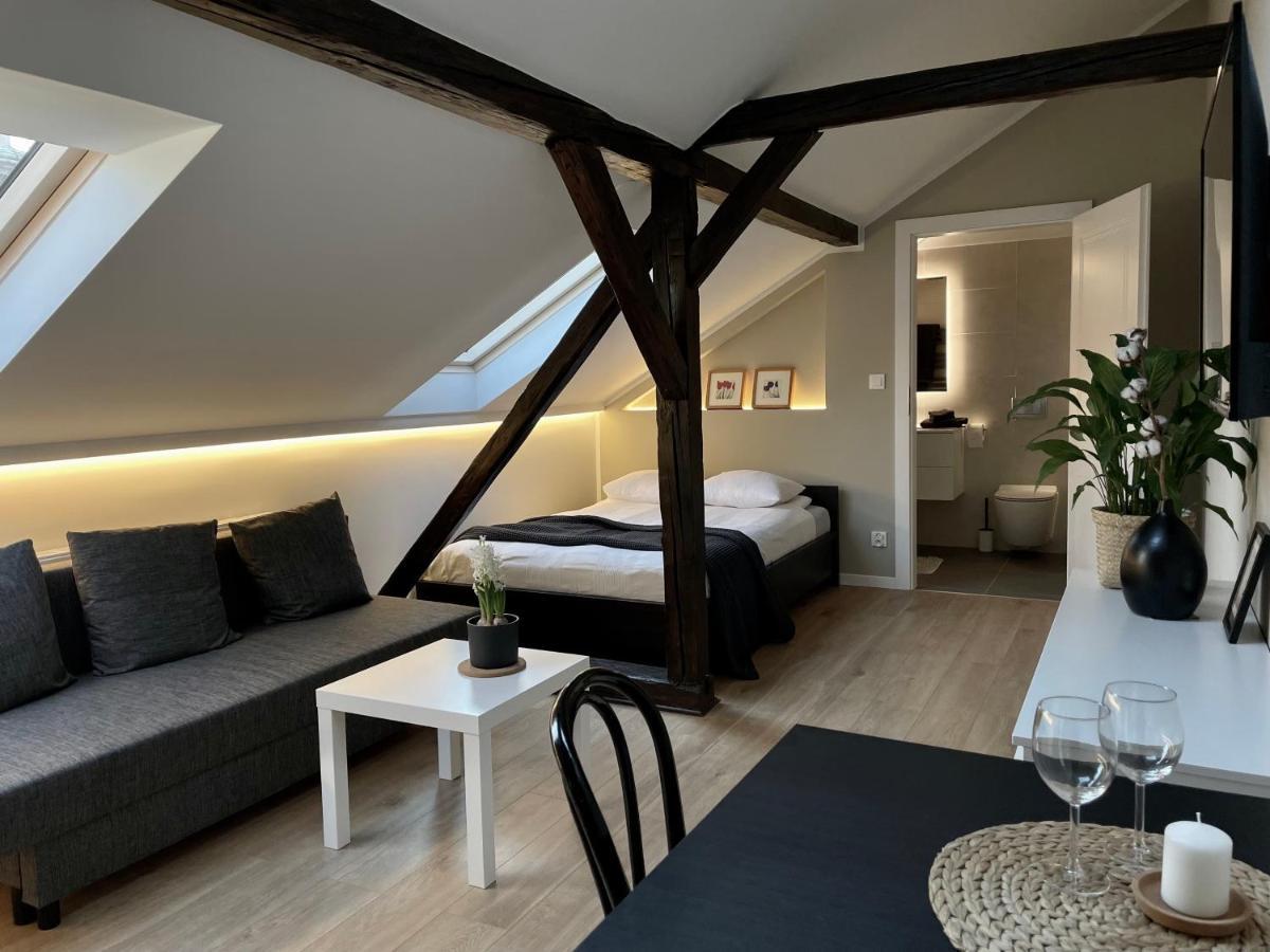 Delecta Apartment *