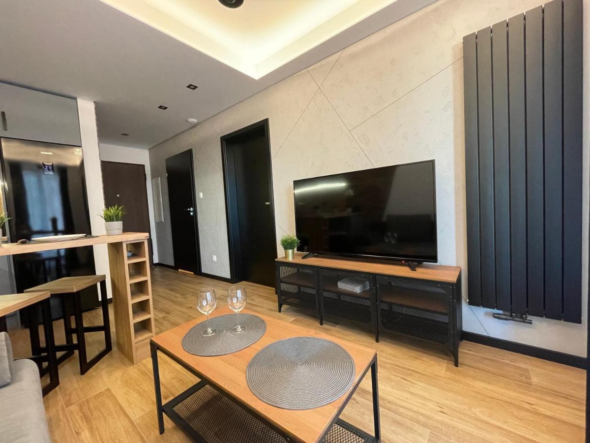 King Town Apartment *