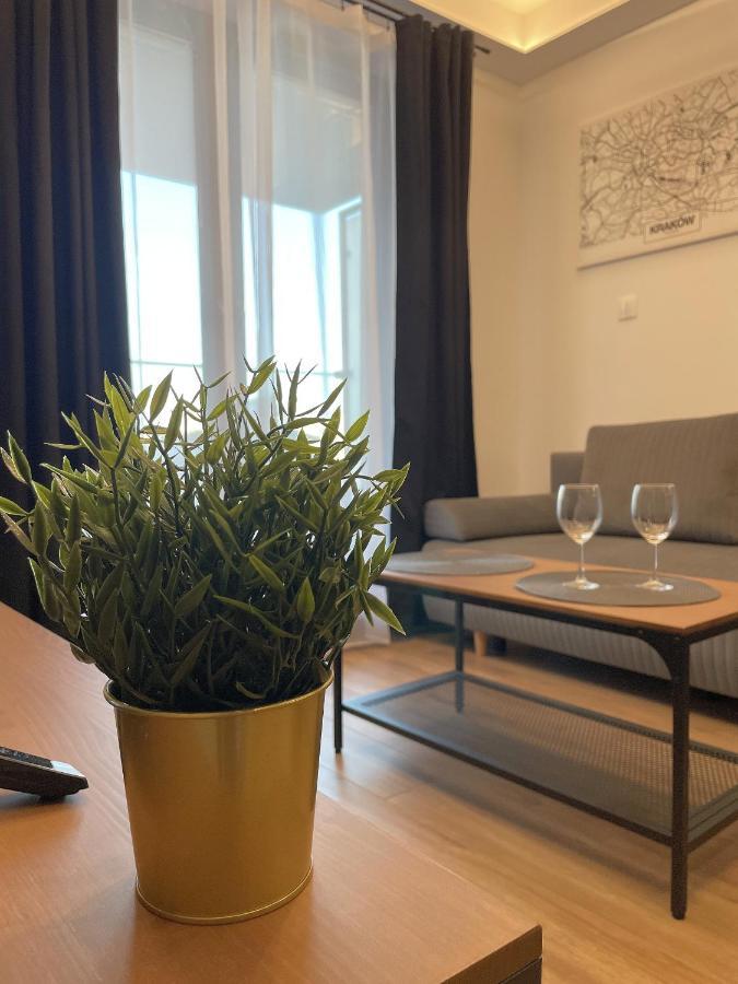 King Town Apartment *