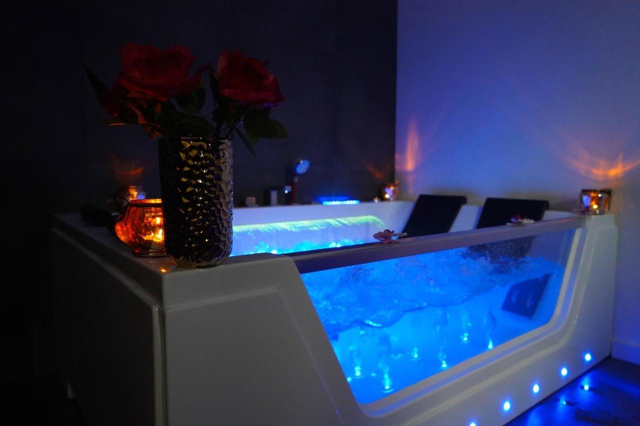 Modern Jacuzzi *