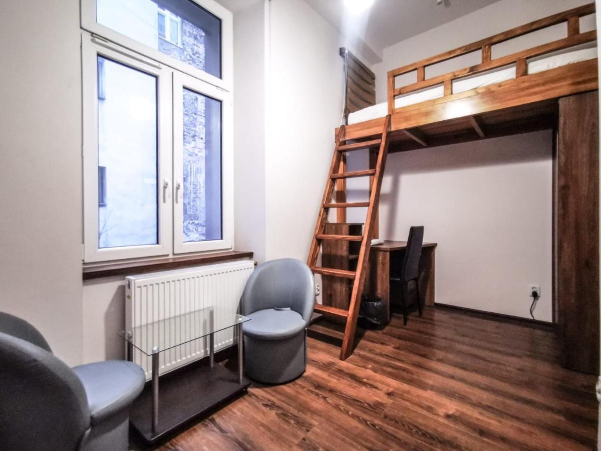 Modern In City Center Apartment