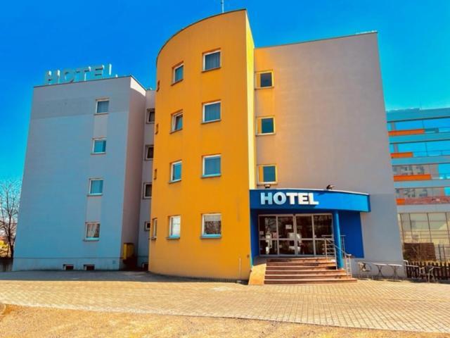 H6 Major Travel & Business, Free Parking