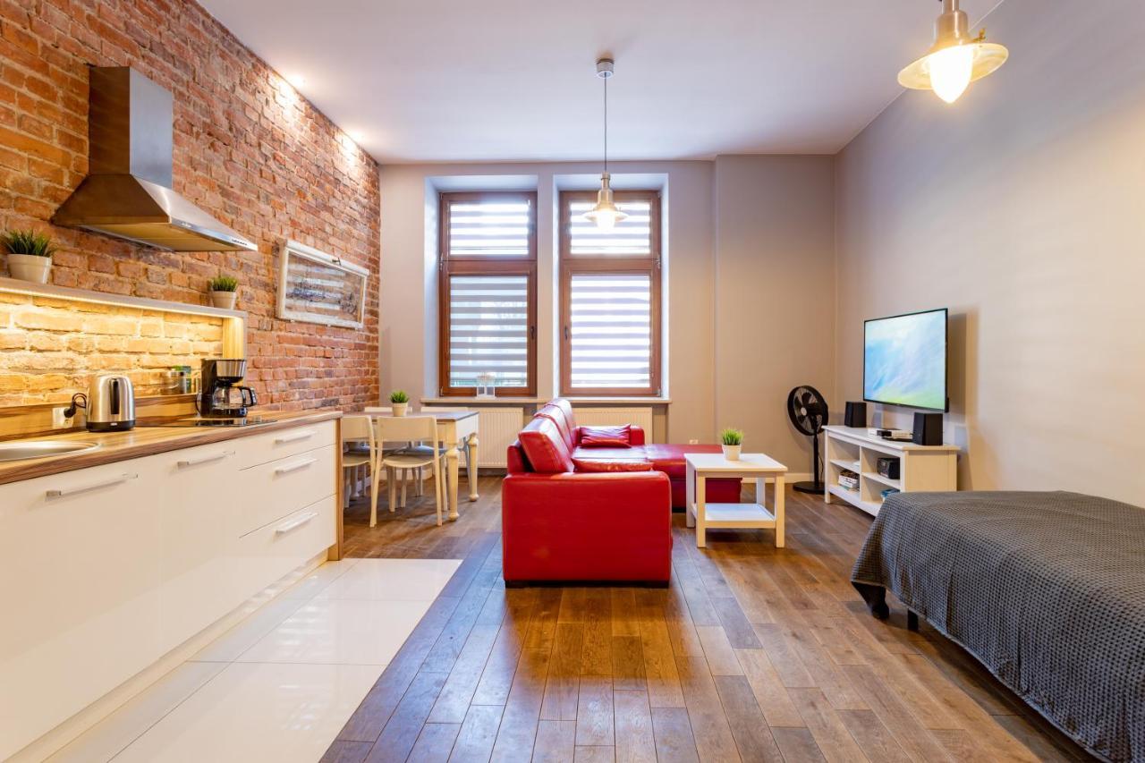 Apartament łazarza 17 *