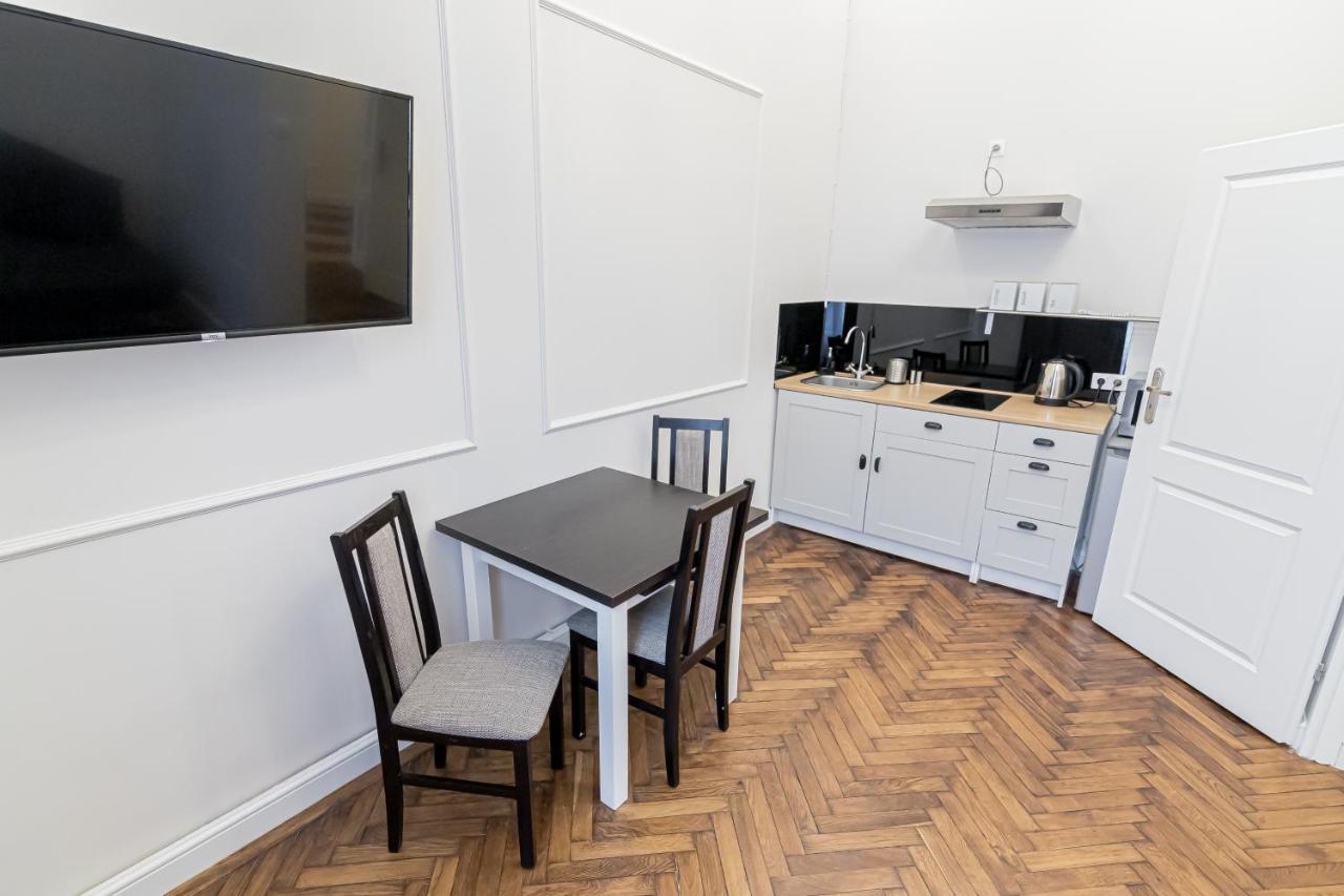 Royal Apartment *