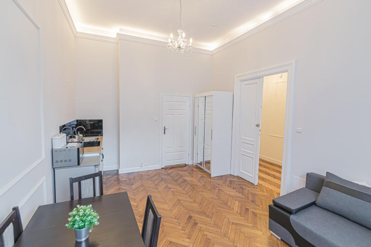 Royal Apartment