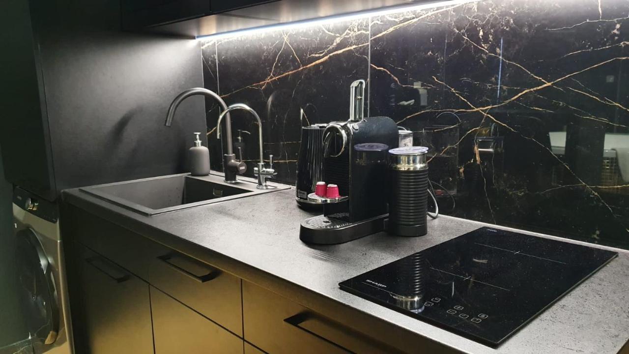 Jacuzzi Glass-house Station Apartamento
